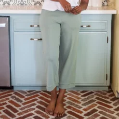 Aventura Clothing Women's Samba Crop Pant -Modish Ink Sales GUEST 41d9fcec 3887 4977 ad8f 32fa6a36efe5