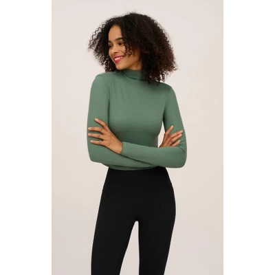 Yogalicious Womens 2 Pack Zenly Evelyn Long Sleeve Mock Neck Crop Top 3 Yogalicious Womens 2 Pack Zenly Evelyn Long Sleeve Mock Neck Crop Top